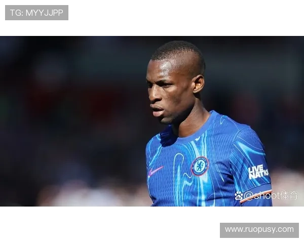 杰克逊头部明显突出拜仁首发图引发球迷热议