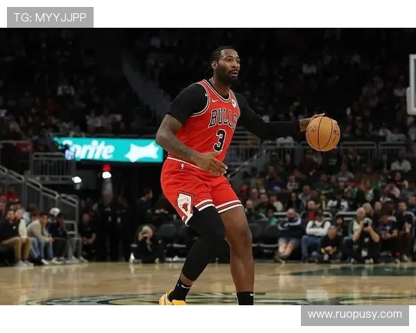 德拉蒙德再展篮板天赋三投全中三分命中收获7分并抢下10个篮板